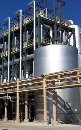 Distillation column and storage vessel